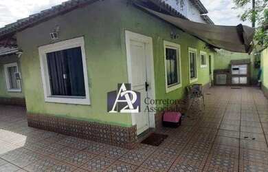 Imagem: A casa em condomínio possui 3 Dormitórios, 4 Banheiros e 130m²