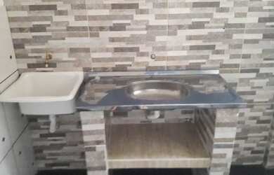 Imagem: A casa possui 1 Dormitório, 1 Banheiro e está localizado