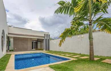 Imagem: A casa em condomínio possui 3 Dormitórios, 3 Banheiros, 3