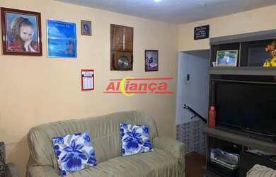 Imagem: A casa possui 1 Dormitório, 1 Banheiro, 1 Vaga na garagem