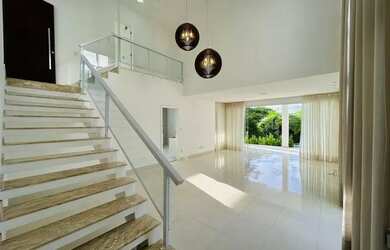 Imagem: A casa em condomínio possui 3 Dormitórios, 5 Banheiros, 3