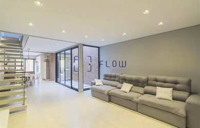 Imagem: A casa possui 3 Dormitórios, 4 Banheiros e 185m² de Área