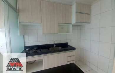 Imagem: O apartamento possui 2 Dormitórios, 1 Banheiro, 2 Vagas na