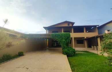 Imagem: A casa em condomínio possui 4 Dormitórios, 5 Banheiros, 4