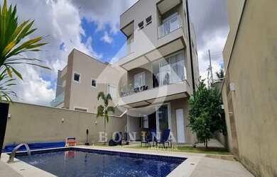 Imagem: A casa em condomínio possui 3 Dormitórios, 2 Banheiros, 4