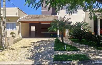 Imagem: A casa em condomínio possui 3 Dormitórios, 4 Banheiros, 4