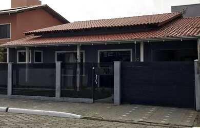 Imagem 1: Casa no São Vicente. Piscina, 3 Vagas na garageme3 Dormitórios