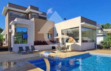 Imagem: A casa em condomínio possui 4 Dormitórios, 5 Banheiros, 5