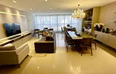 Imagem: O apartamento possui 4 Dormitórios, 5 Banheiros, 4 Vagas na