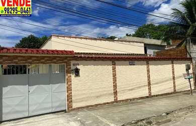 Imagem: A casa possui 3 Dormitórios, 2 Banheiros, 3 Vagas na garagem