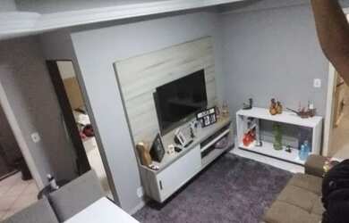 Imagem: O apartamento possui 2 Dormitórios, 1 Banheiro, 1 Vaga na garagem