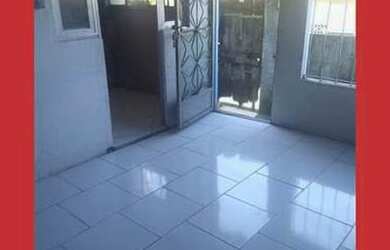 Imagem: A casa possui 2 Dormitórios, 1 Banheiro e está localizado