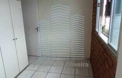 Imagem 6: Bom apartamento no centro do bairro, vazio, 2 quartos com garagem. Freguesia...