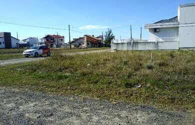 Imagem: O terreno possui 425m² de Área e está localizado em Balneário