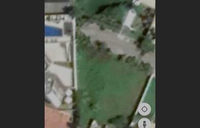 Imagem: O terreno possui 3.300m² de Área e está localizado em Atalaia