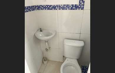 Imagem: A casa possui 2 Dormitórios, 2 Banheiros, 1 Vaga na garagem