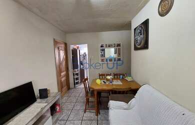 Imagem: O apartamento possui 3 Dormitórios, 1 Banheiro, 1 Vaga na garagem