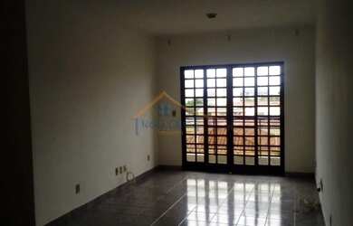 Imagem: O apartamento possui 3 Dormitórios, 1 Banheiro, 1 Vaga na garagem