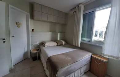 Imagem: O apartamento possui 3 Dormitórios, 2 Banheiros, 1 Vaga na