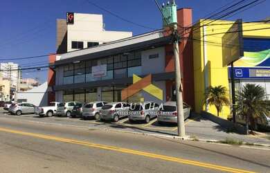 Imagem: O depósito possui 2 Vagas na garagem e 52m² de Área e está