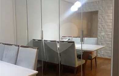 Imagem: O apartamento possui 3 Dormitórios, 2 Banheiros, 2 Vagas na