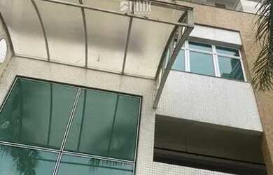 Imagem: O apartamento possui 3 Dormitórios, 1 Banheiro, 3 Vagas na