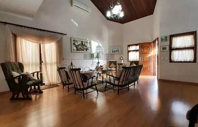 Imagem: A casa em condomínio possui 3 Dormitórios, 5 Banheiros, 2