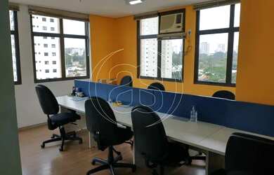 Imagem: O depósito possui 1 Vaga na garagem, 40m² de Área e está