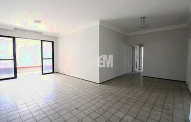 Imagem: O apartamento possui 4 Dormitórios, 4 Banheiros, 2 Vagas na