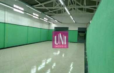 Imagem: O depósito possui 5 Vagas na garagem, 700m² de Área e está