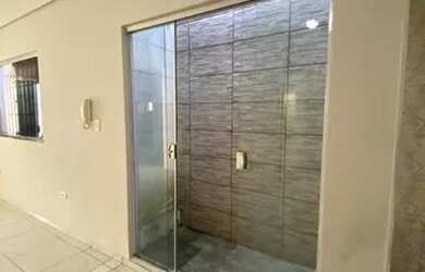 Imagem: A casa possui 3 Dormitórios, 2 Banheiros, 3 Vagas na garagem