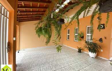 Imagem: A casa possui 2 Dormitórios, 2 Banheiros, 1 Vaga na garagem