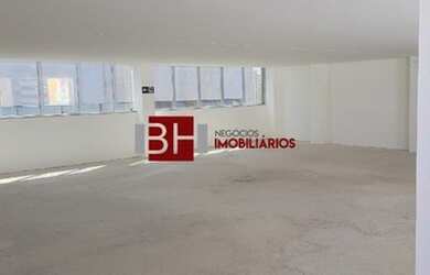 Imagem: O depósito possui 5 Vagas na garagem e 668m² de Área e está