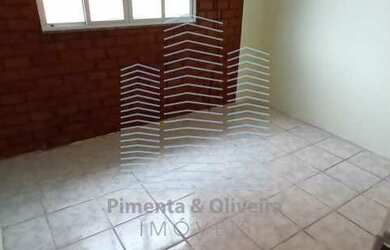 Imagem 3: Bom apartamento no centro do bairro, vazio, 2 quartos com garagem. Freguesia...