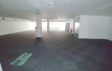 Imagem: O depósito possui 4 Vagas na garagem e 509m² de Área e está