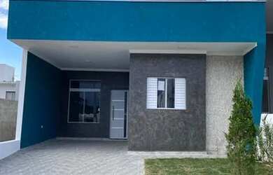 Imagem: A casa em condomínio possui 3 Dormitórios, 1 Banheiro, 2 Vagas