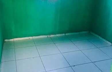 Imagem: A casa possui 2 Dormitórios, 1 Banheiro e está localizado