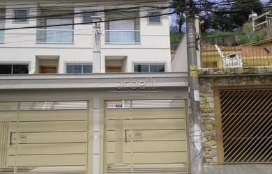 Imagem: A casa possui 3 Dormitórios, 2 Banheiros, 5 Vagas na garagem