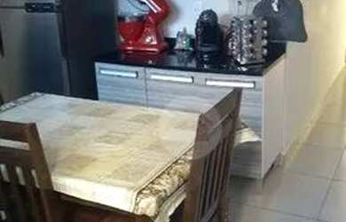 Imagem: A casa possui 2 Dormitórios, 1 Banheiro, 1 Vaga na garagem