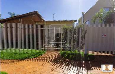 Imagem: O depósito possui 4 Vagas na garagem, 432m² de Área e está