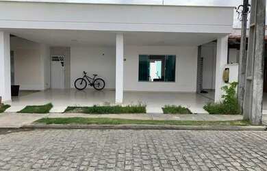 Imagem: A casa em condomínio possui 3 Dormitórios, 1 Banheiro, 2 Vagas