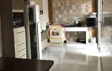 Imagem: A casa possui 5 Dormitórios, 2 Banheiros, 1 Vaga na garagem