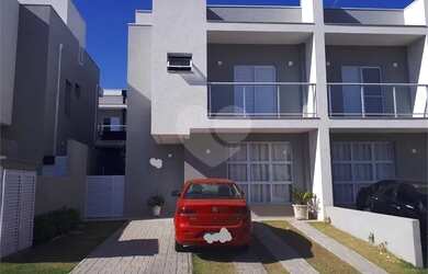 Imagem: A casa em condomínio possui 3 Dormitórios, 4 Banheiros, 2