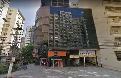 Imagem: O depósito possui 3 Vagas na garagem, 90m² de Área e está