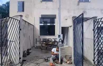 Imagem: A casa possui 3 Dormitórios, 1 Banheiro, 1 Vaga na garagem