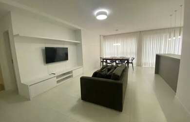 Imagem: O apartamento possui 4 Dormitórios, 4 Banheiros, 2 Vagas na