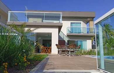 Imagem: A casa possui 5 Dormitórios e está localizado em Itapuã