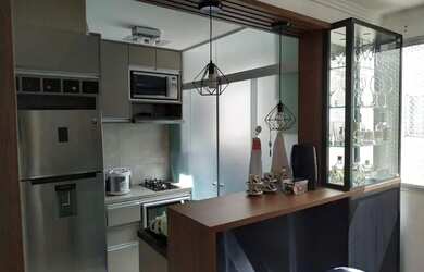 Imagem: O apartamento possui 2 Dormitórios, 1 Banheiro, 1 Vaga na garagem