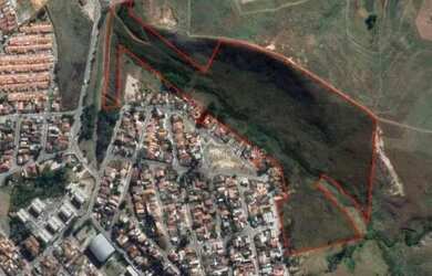 Imagem: O terreno possui 110000m² de Área e está localizado em Cidade