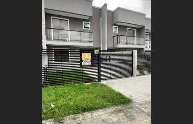 Imagem: A casa à venda possui 3 Dormitórios, 2 Banheiros e 112m²